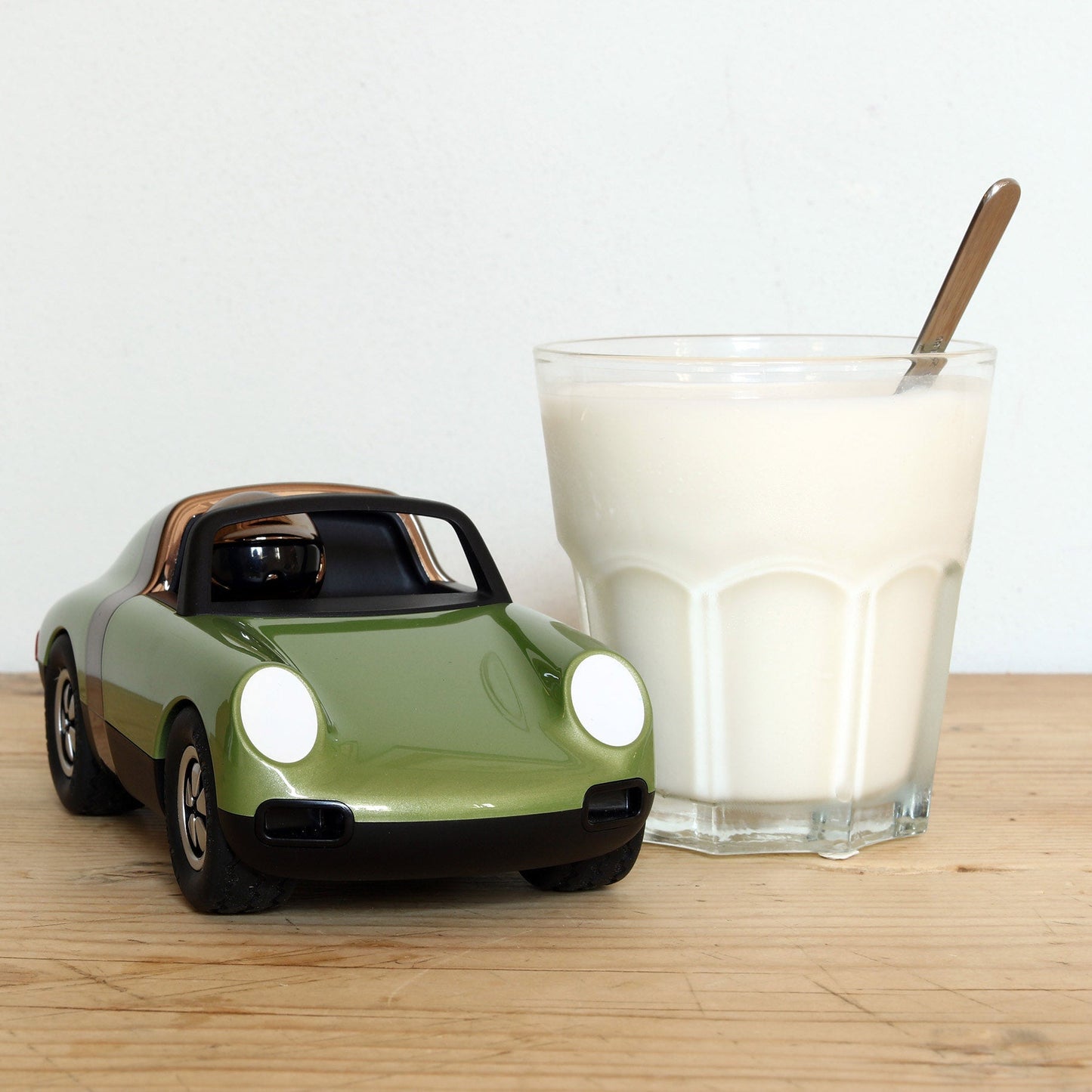 Luft Hopper Ride-On Car for Kids 1+ – Ivory Targa Design, Durable ABS Plastic, Safety Tested, Chic Classic Style 2