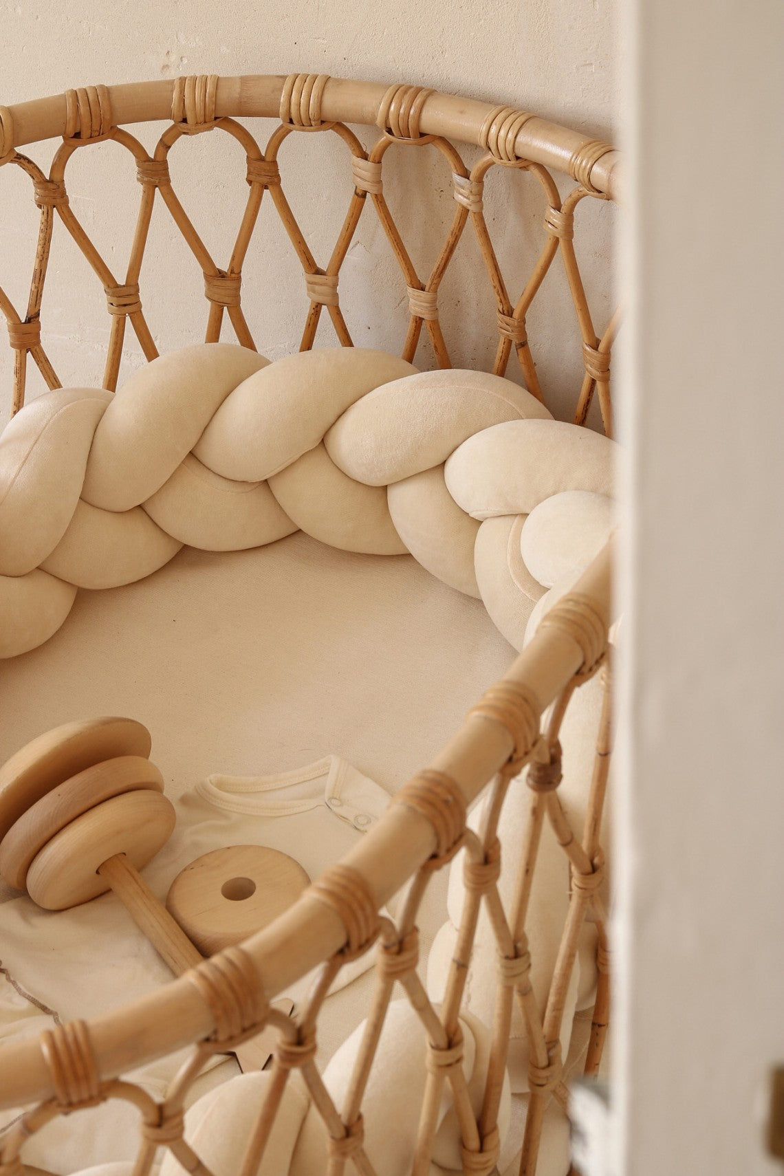 Plaited Cotton Velvet Baby Nest with Hypoallergenic Filling – Cozy Newborn Sleep Pod for Safe Rest and Play 7