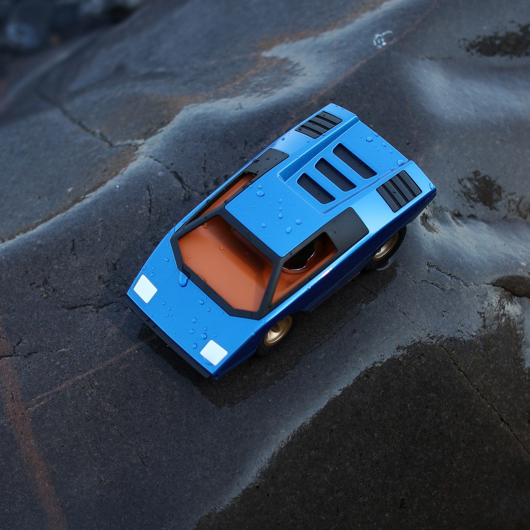 Retro-Inspired UFO Toy Car for Kids, Safety Tested, High Gloss Finish, Hand-Polished, Compact Size 2