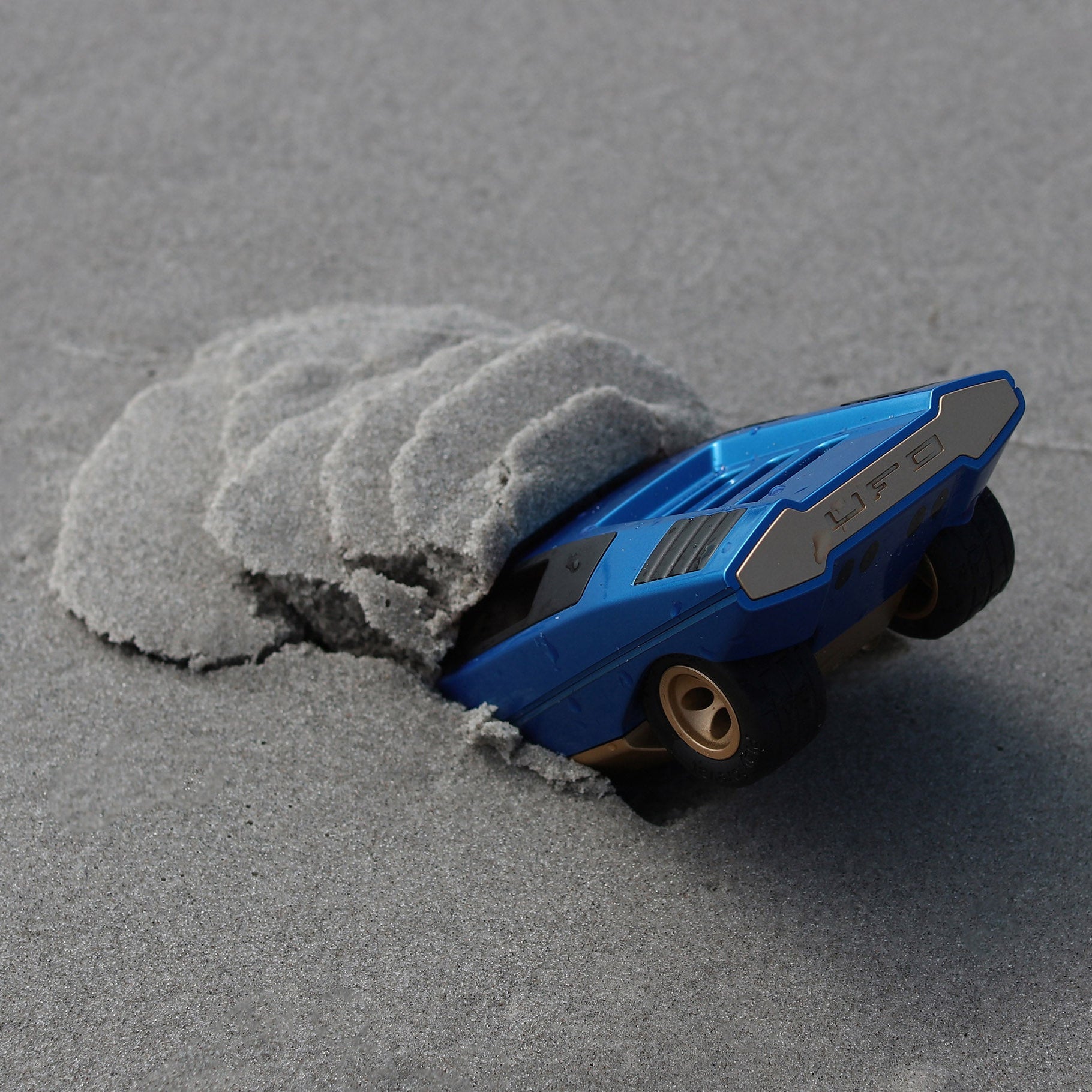 Retro-Inspired UFO Toy Car for Kids, Safety Tested, High Gloss Finish, Hand-Polished, Compact Size 6