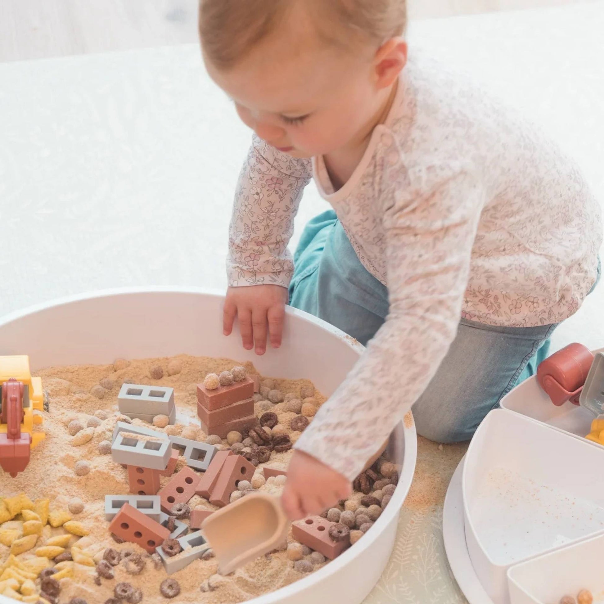 Sensory Play Tray with Removable Compartments and Lid – Versatile Activity Organizer for Messy Play and Creative Fun 1