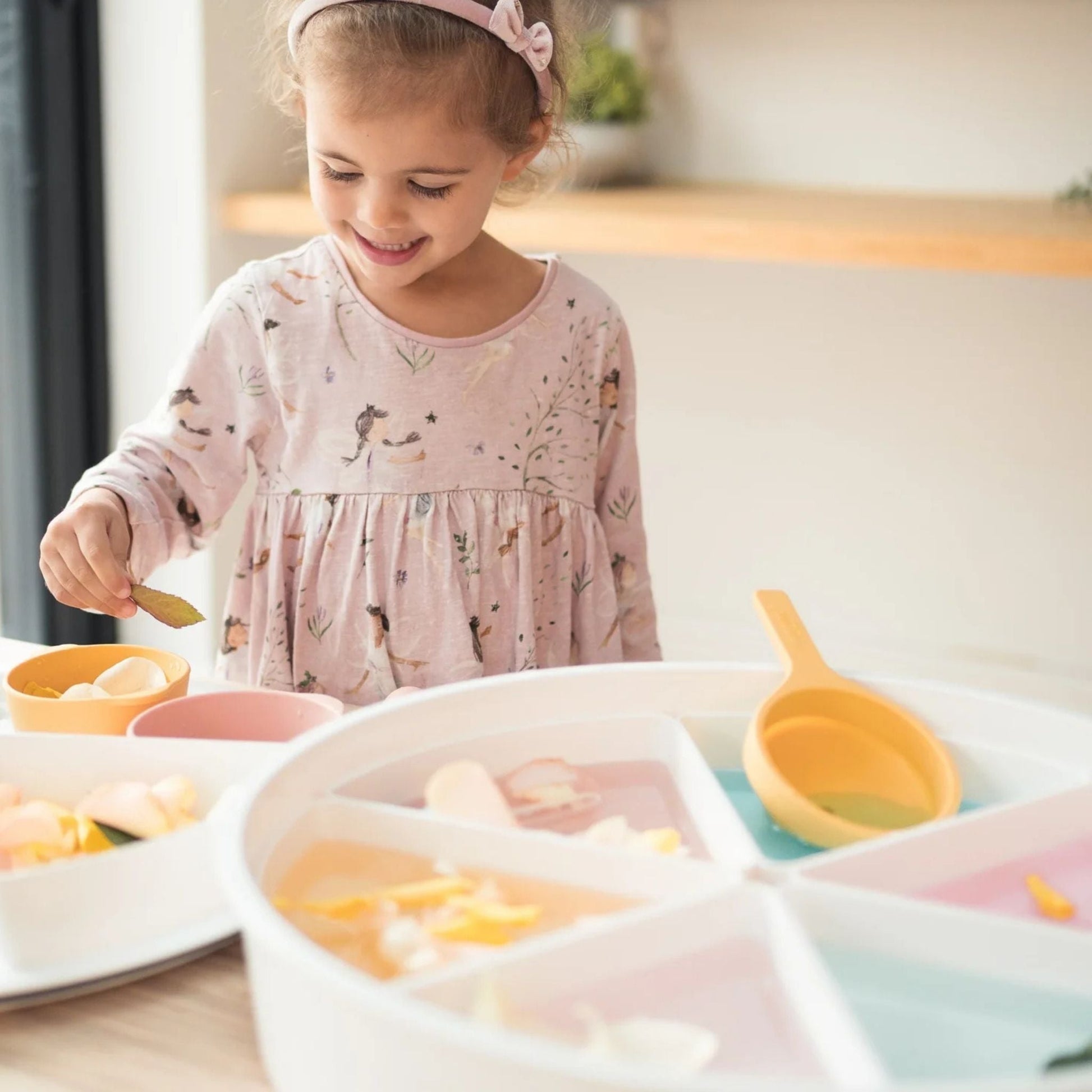 Sensory Play Tray with Removable Compartments and Lid – Versatile Activity Organizer for Messy Play and Creative Fun 4